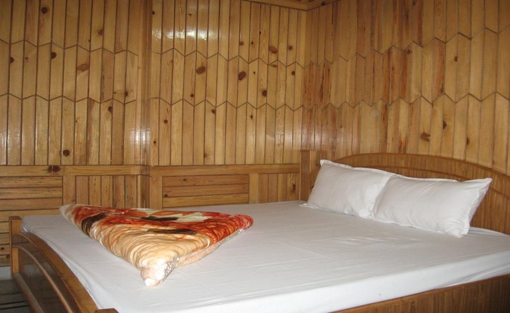 Hotel Arsh International Naini Tāl Quarto foto