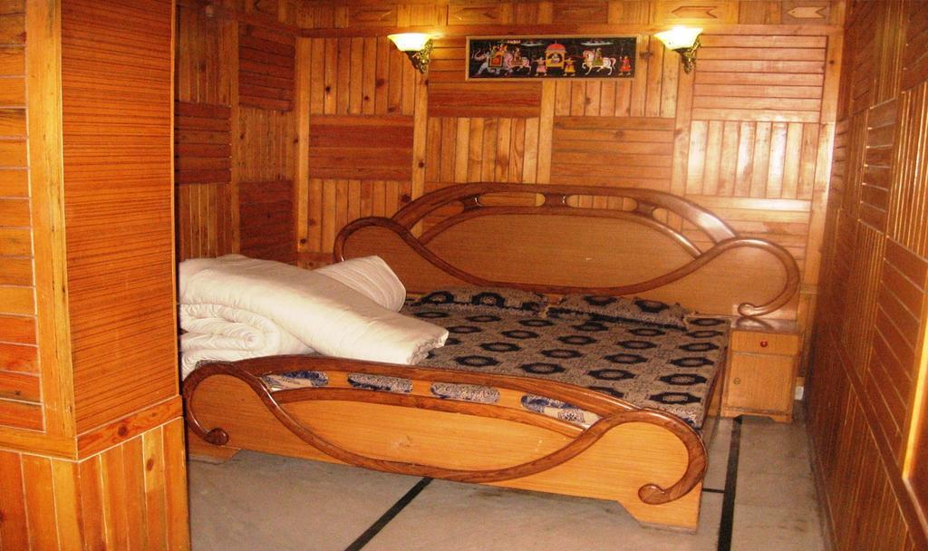 Hotel Arsh International Naini Tāl Quarto foto