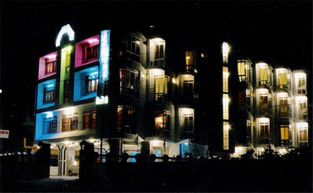 Hotel Arsh International Naini Tāl Exterior foto