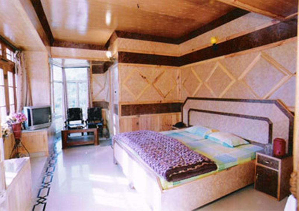 Hotel Arsh International Naini Tāl Quarto foto